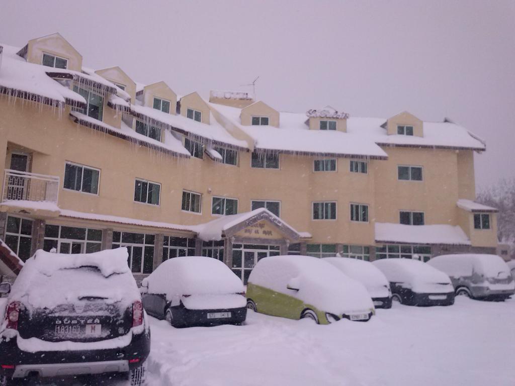 Hotel Relais Ras El Maa Ifrane  Exterior photo